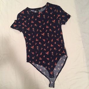 🎀 3 for 9 🎀 F21 Floral Bodysuit